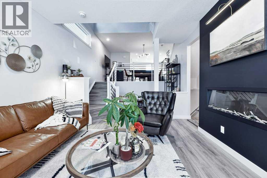 207 Aquila Way Nw, Calgary, Alberta  T3R 1Z8 - Photo 4 - A2272353