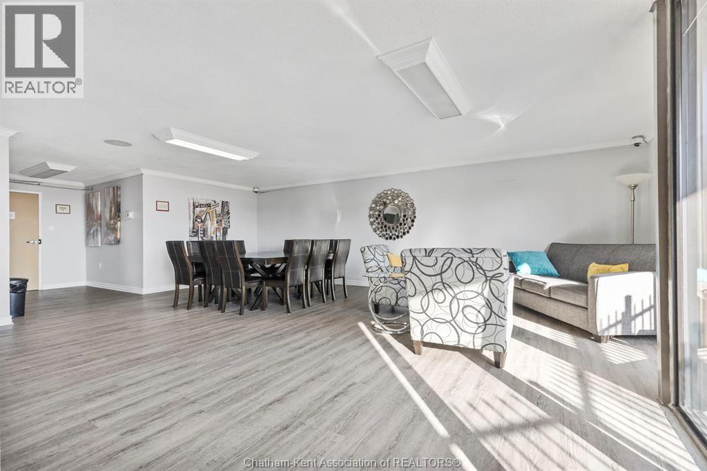 Photo 10 of 33 for 323 Colborne Street Unit# 2403