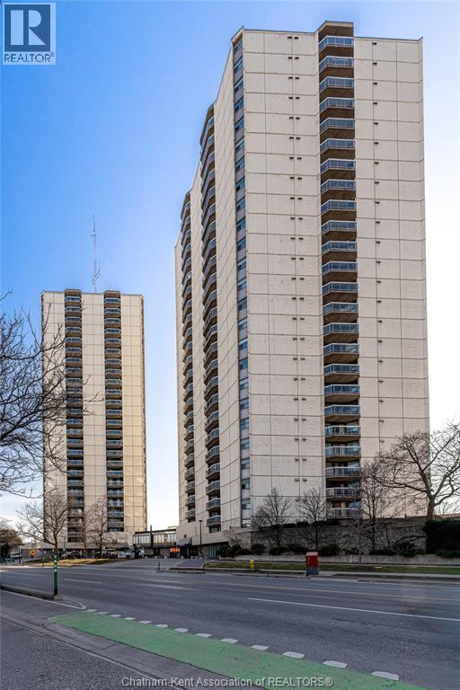 Photo 2 of 33 for 323 Colborne Street Unit# 2403