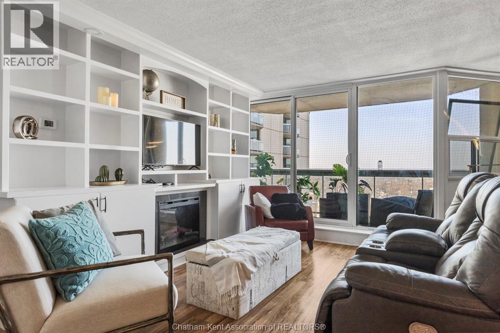 Photo 25 of 33 for 323 Colborne Street Unit# 2403