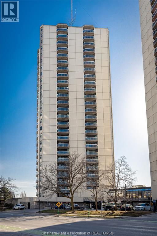 Photo 3 of 33 for 323 Colborne Street Unit# 2403