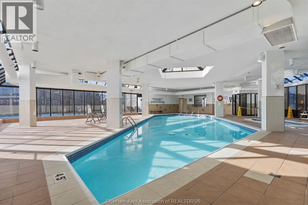 Photo 9 of 33 for 323 Colborne Street Unit# 2403