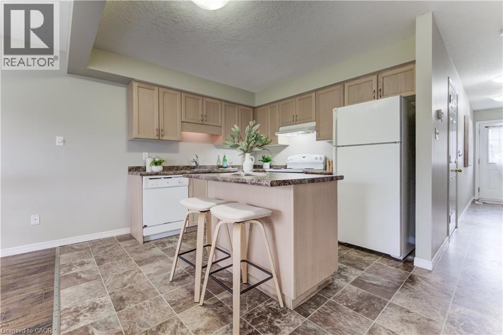 355 Fisher Mills Road Unit# 27, Cambridge, Ontario  N3C 4N5 - Photo 8 - 40789731