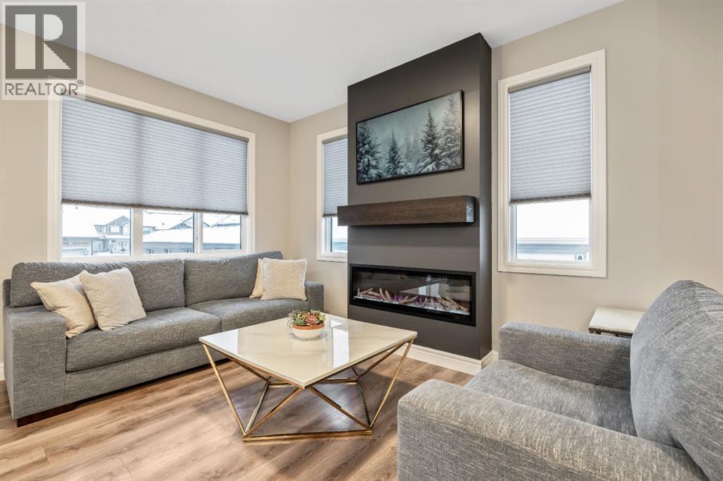 135 Belgian Crescent, Cochrane, Alberta  T4C 2C4 - Photo 4 - A2272475