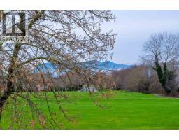 <div class="price">$1,680,000</div> 21 6000 Barnard Drive, Richmond<br><div style="margin-bottom:8px;"><small>Laboutique Realty</small></div><div class='bed_bath'>4 Bed | 3 Bath</div>