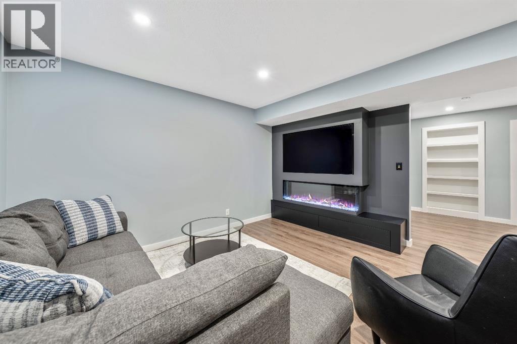 135 Belgian Crescent, Cochrane, Alberta  T4C 2C4 - Photo 28 - A2272475