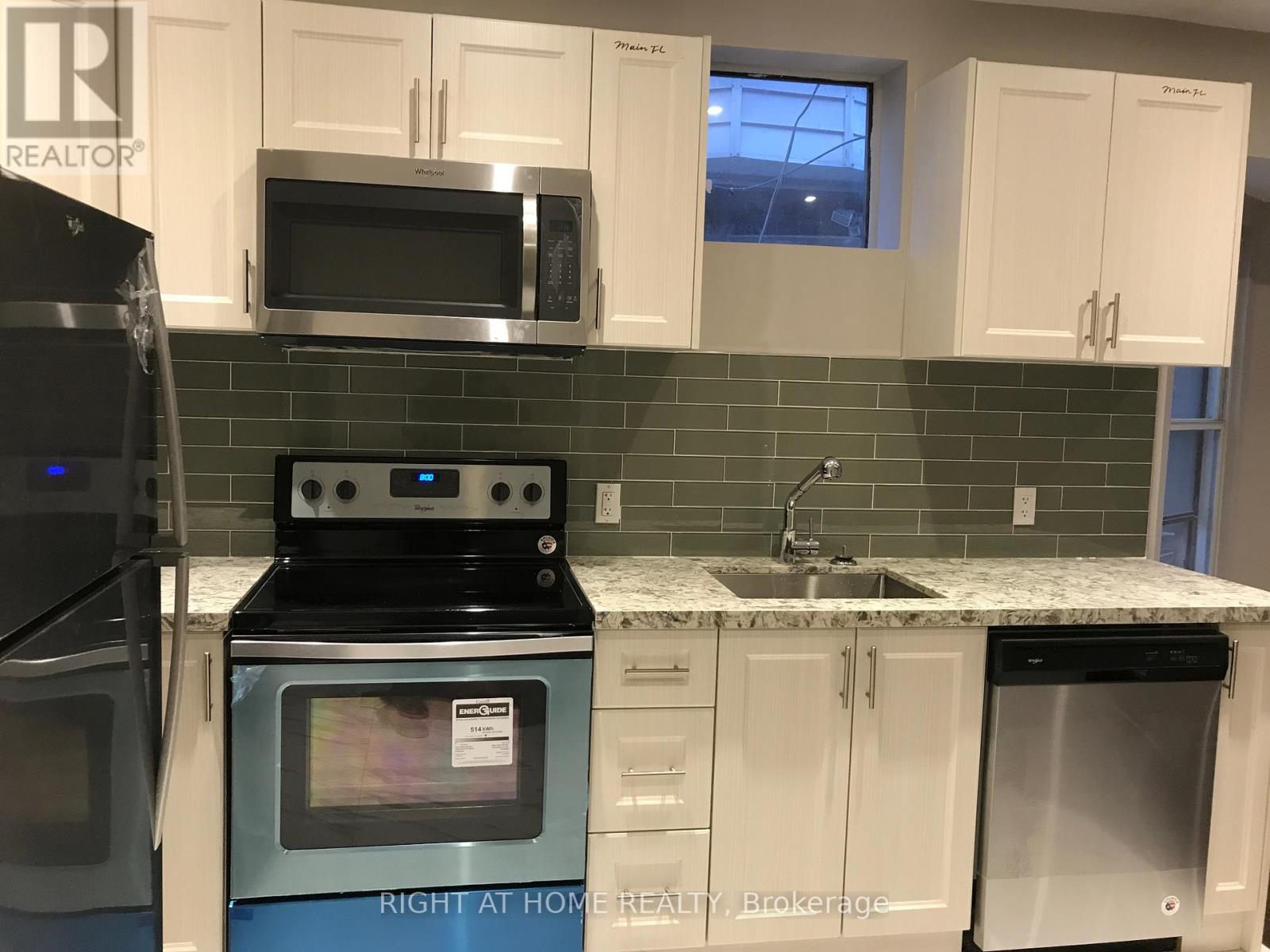 231 Albany Avenue, Toronto, Ontario  M5R 3C7 - Photo 3 - C12631580