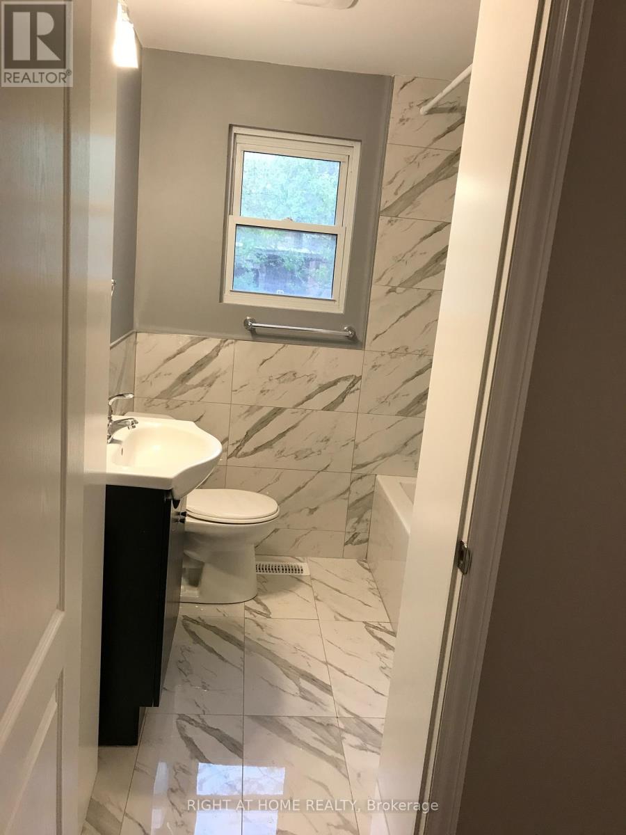 231 Albany Avenue, Toronto, Ontario  M5R 3C7 - Photo 7 - C12631580