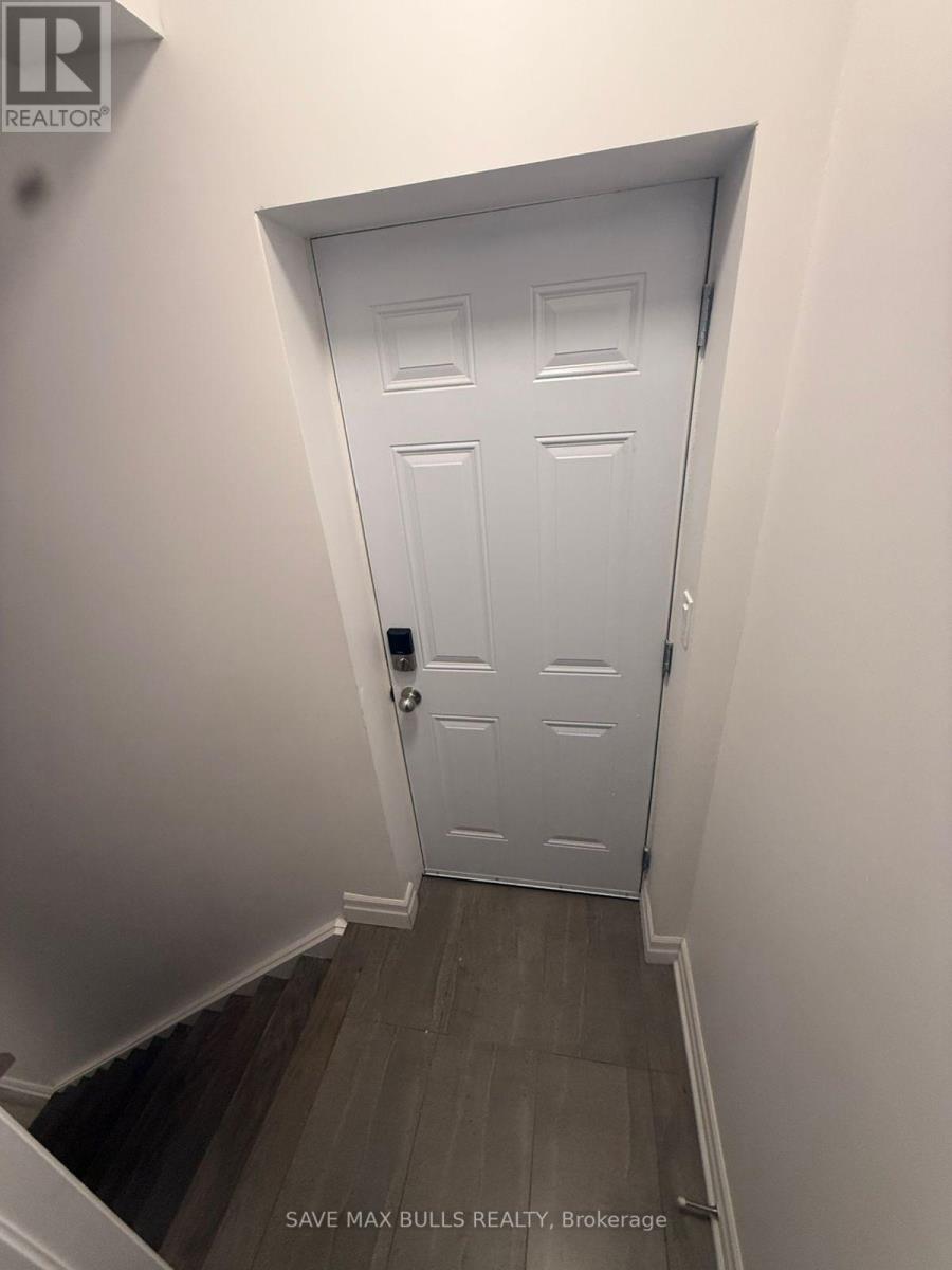 Basement - 4 Gillivary Drive, Whitby, Ontario  L1P 0C9 - Photo 5 - E12631582