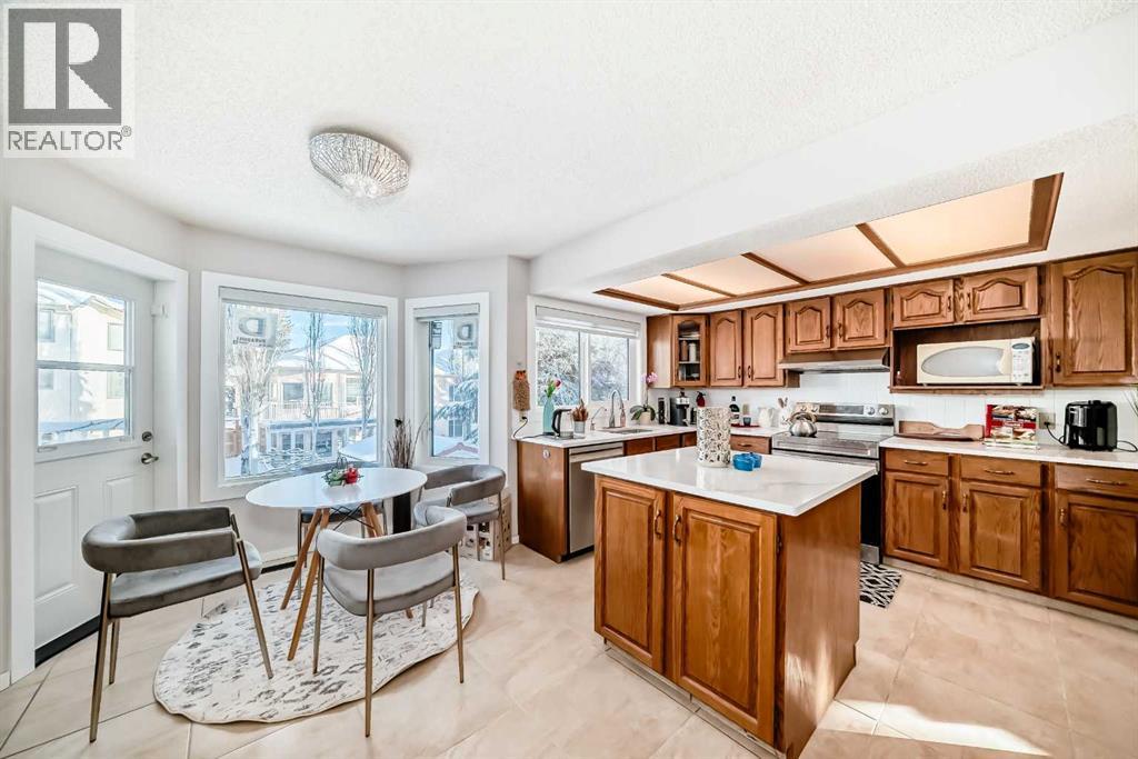 8328 Edgevalley Drive Nw, Calgary, Alberta  T3A 4X2 - Photo 10 - A2273966