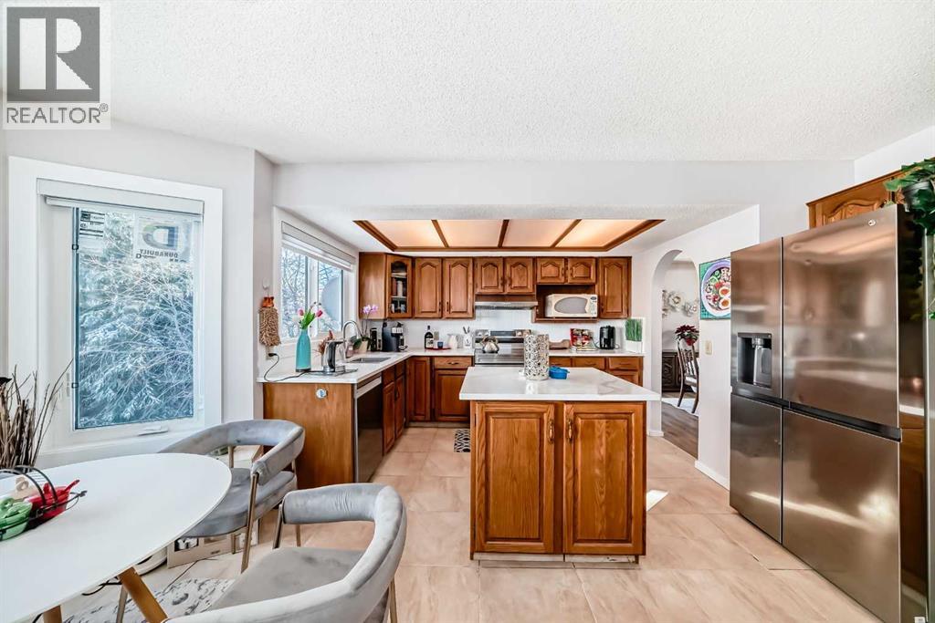 8328 Edgevalley Drive Nw, Calgary, Alberta  T3A 4X2 - Photo 9 - A2273966