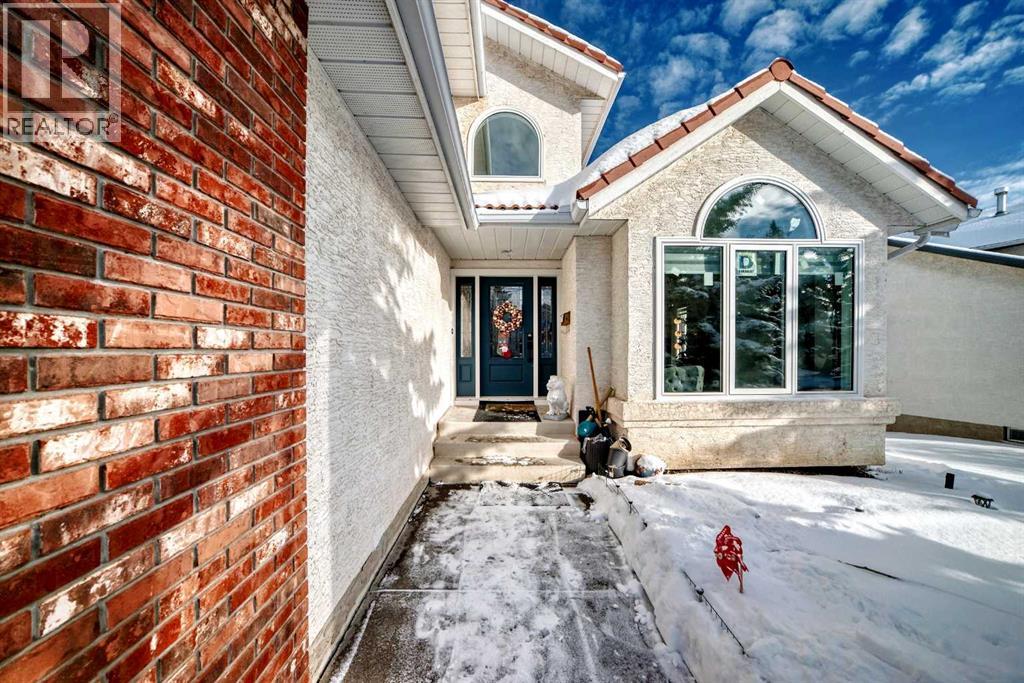 8328 Edgevalley Drive Nw, Calgary, Alberta  T3A 4X2 - Photo 4 - A2273966