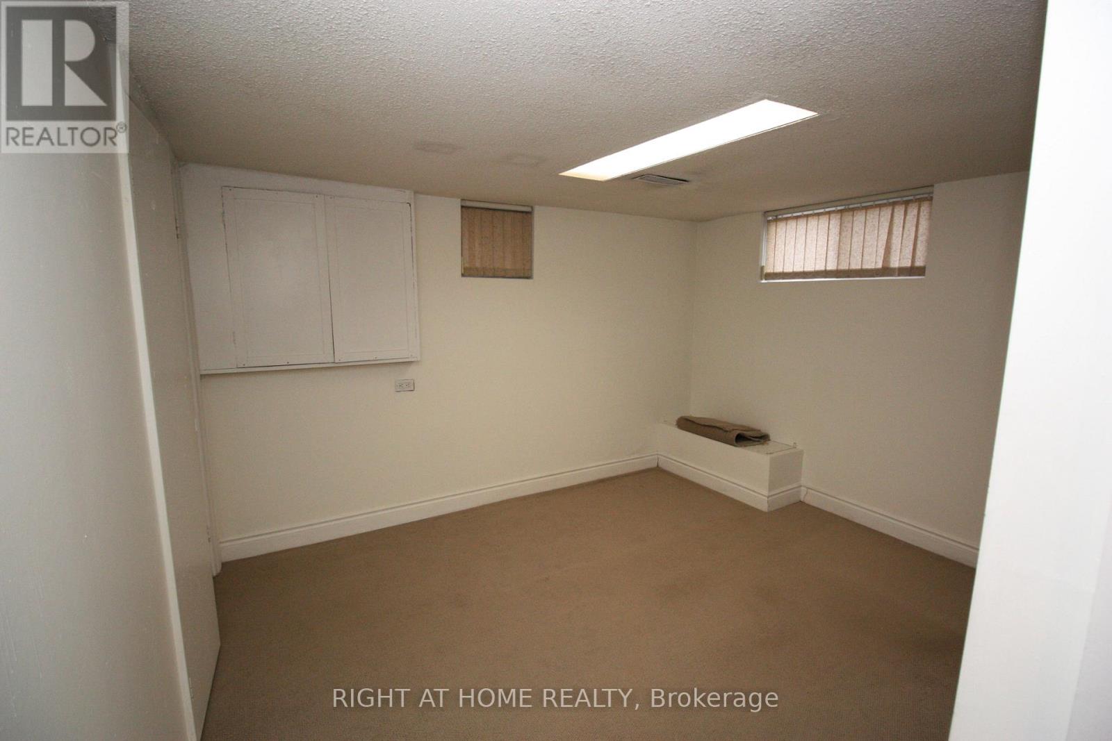 123 Ashbourne Drive, Toronto, Ontario  M9B 4H9 - Photo 14 - W12631584