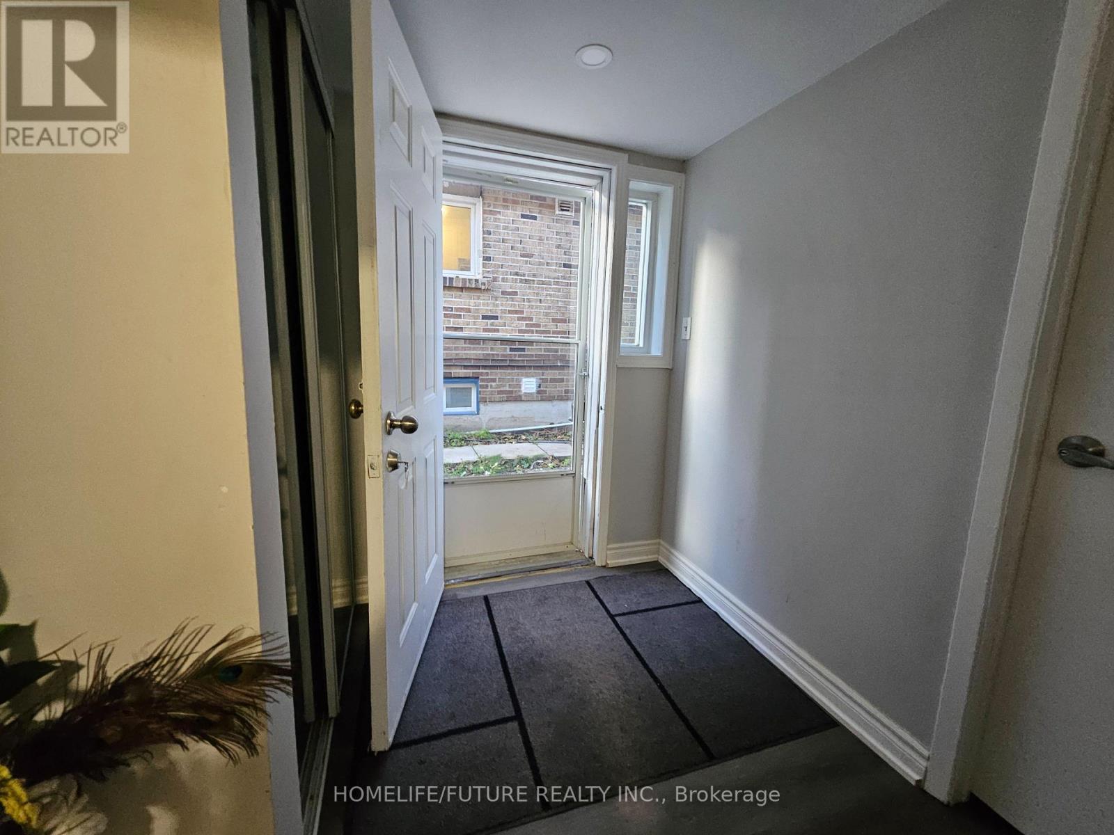 Bsmt - 143 Murray Street, Brampton, Ontario  L6X 2S3 - Photo 3 - W12630184