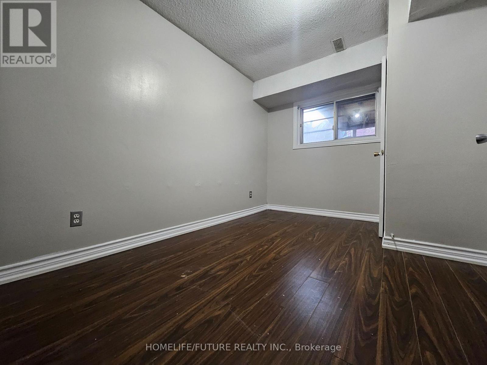 Bsmt - 143 Murray Street, Brampton, Ontario  L6X 2S3 - Photo 11 - W12630184