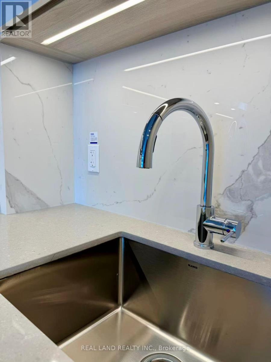 4615 - 8 Interchange Way, Vaughan, Ontario  L4K 5Z7 - Photo 12 - N12631600