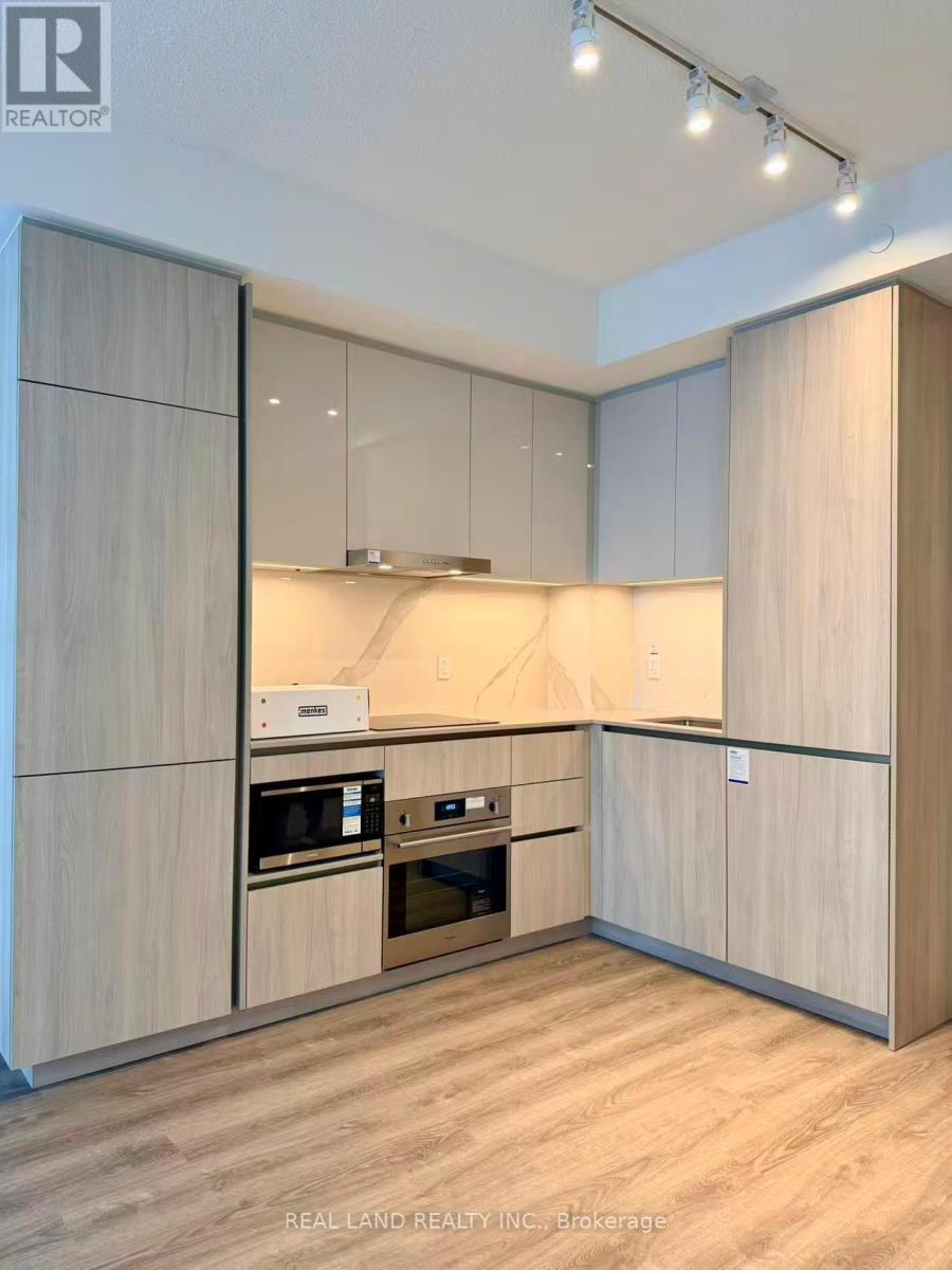 4615 - 8 Interchange Way, Vaughan, Ontario  L4K 5Z7 - Photo 2 - N12631600