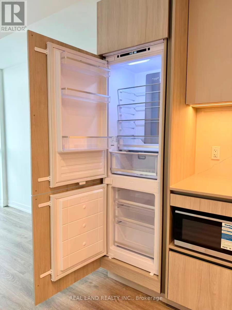 4615 - 8 Interchange Way, Vaughan, Ontario  L4K 5Z7 - Photo 4 - N12631600