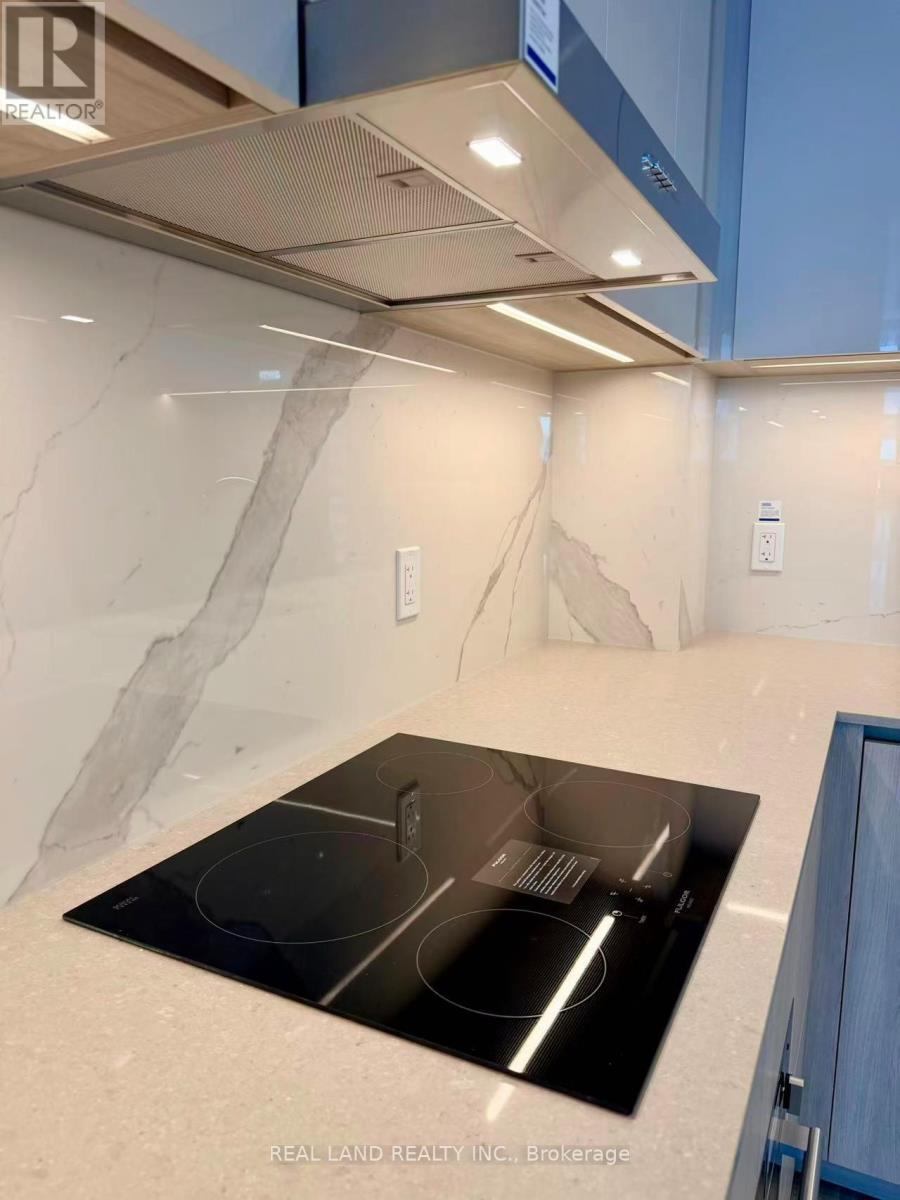 4615 - 8 Interchange Way, Vaughan, Ontario  L4K 5Z7 - Photo 5 - N12631600