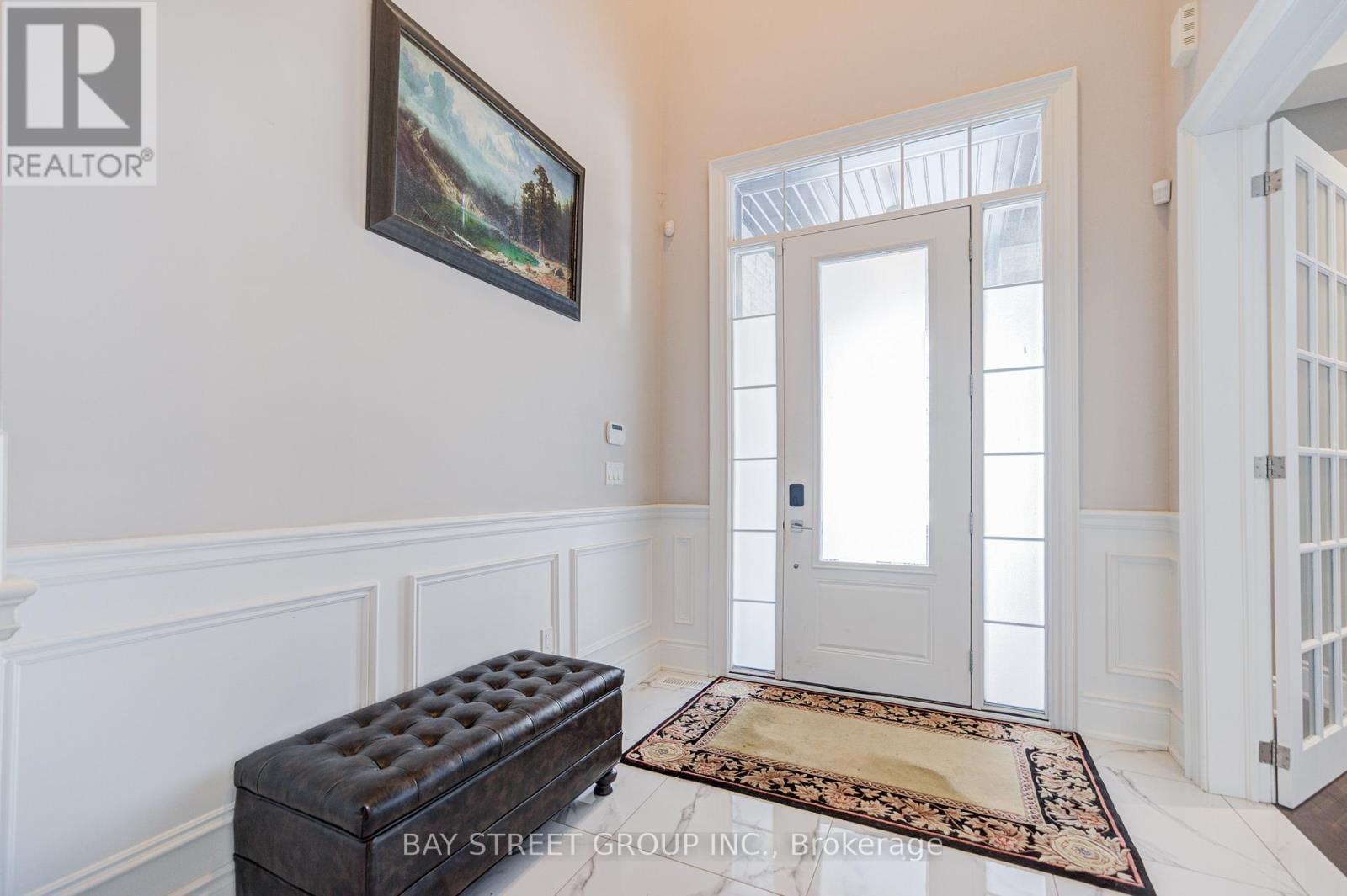 75 Douglas Road, Richmond Hill, Ontario  L4E 3H1 - Photo 2 - N12631602