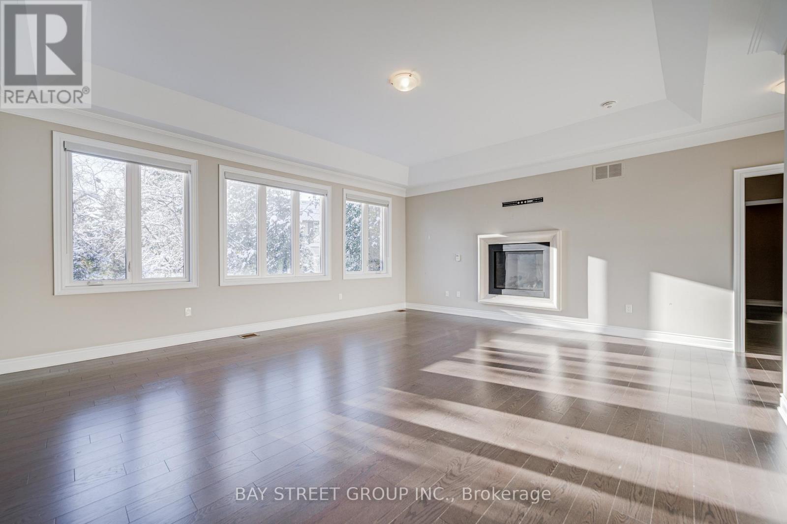 75 Douglas Road, Richmond Hill, Ontario  L4E 3H1 - Photo 27 - N12631602