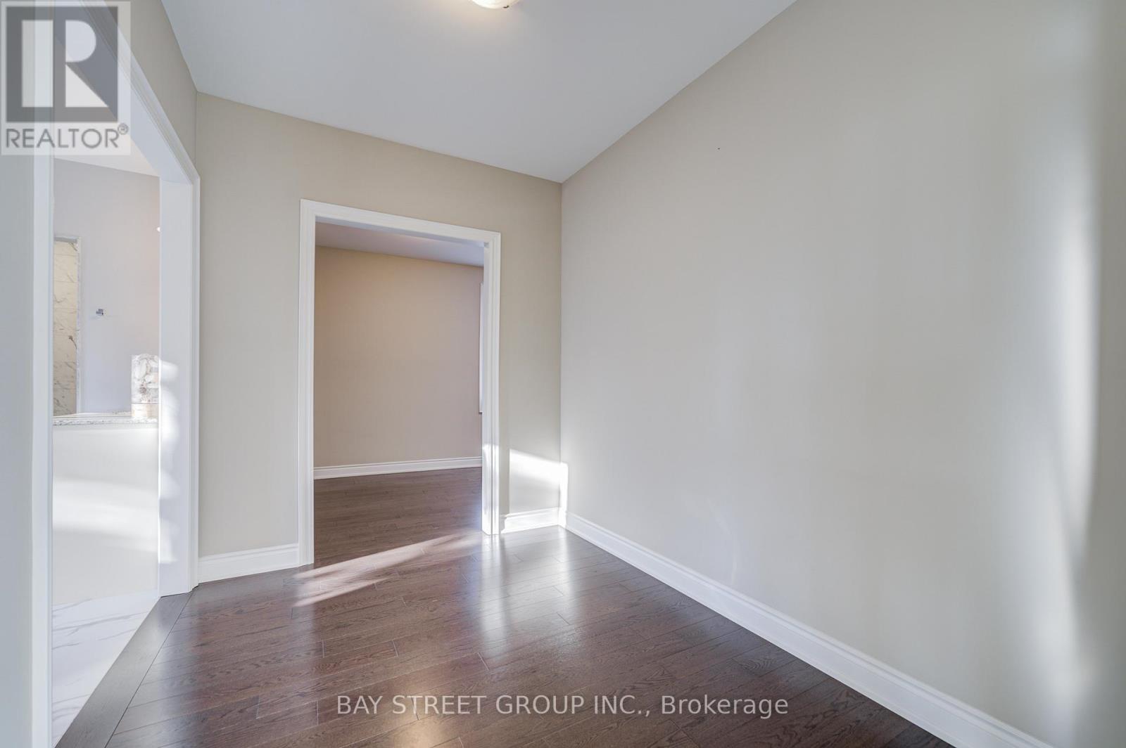 75 Douglas Road, Richmond Hill, Ontario  L4E 3H1 - Photo 28 - N12631602