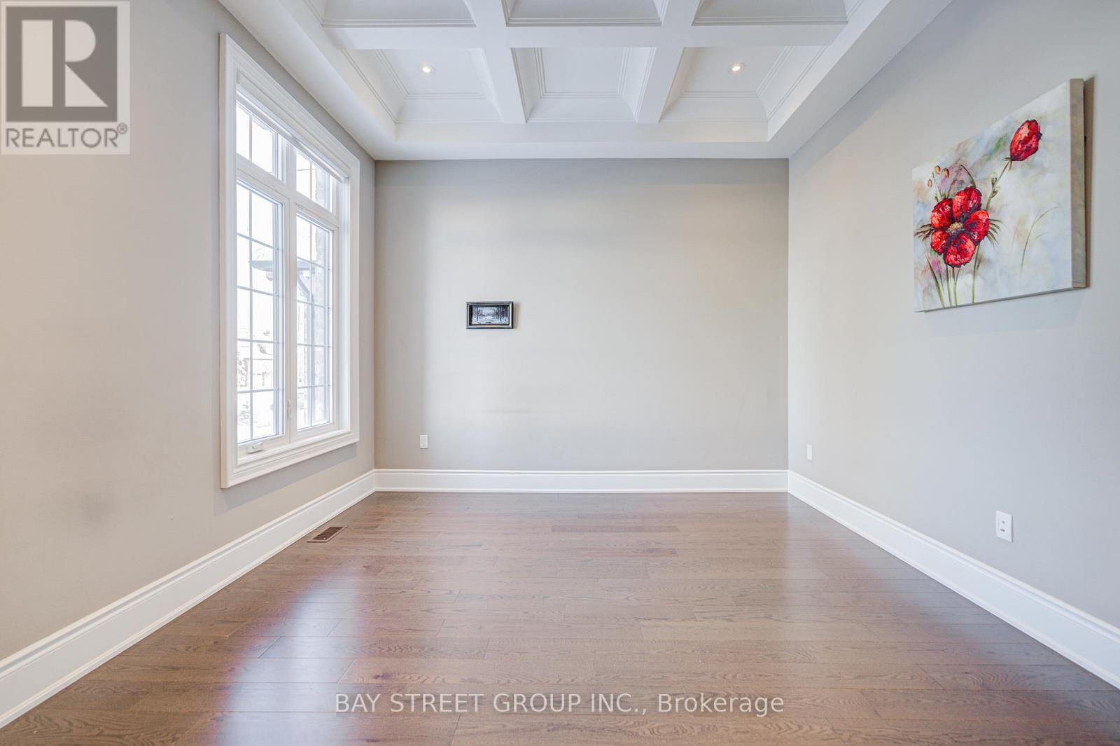 75 Douglas Road, Richmond Hill, Ontario  L4E 3H1 - Photo 3 - N12631602