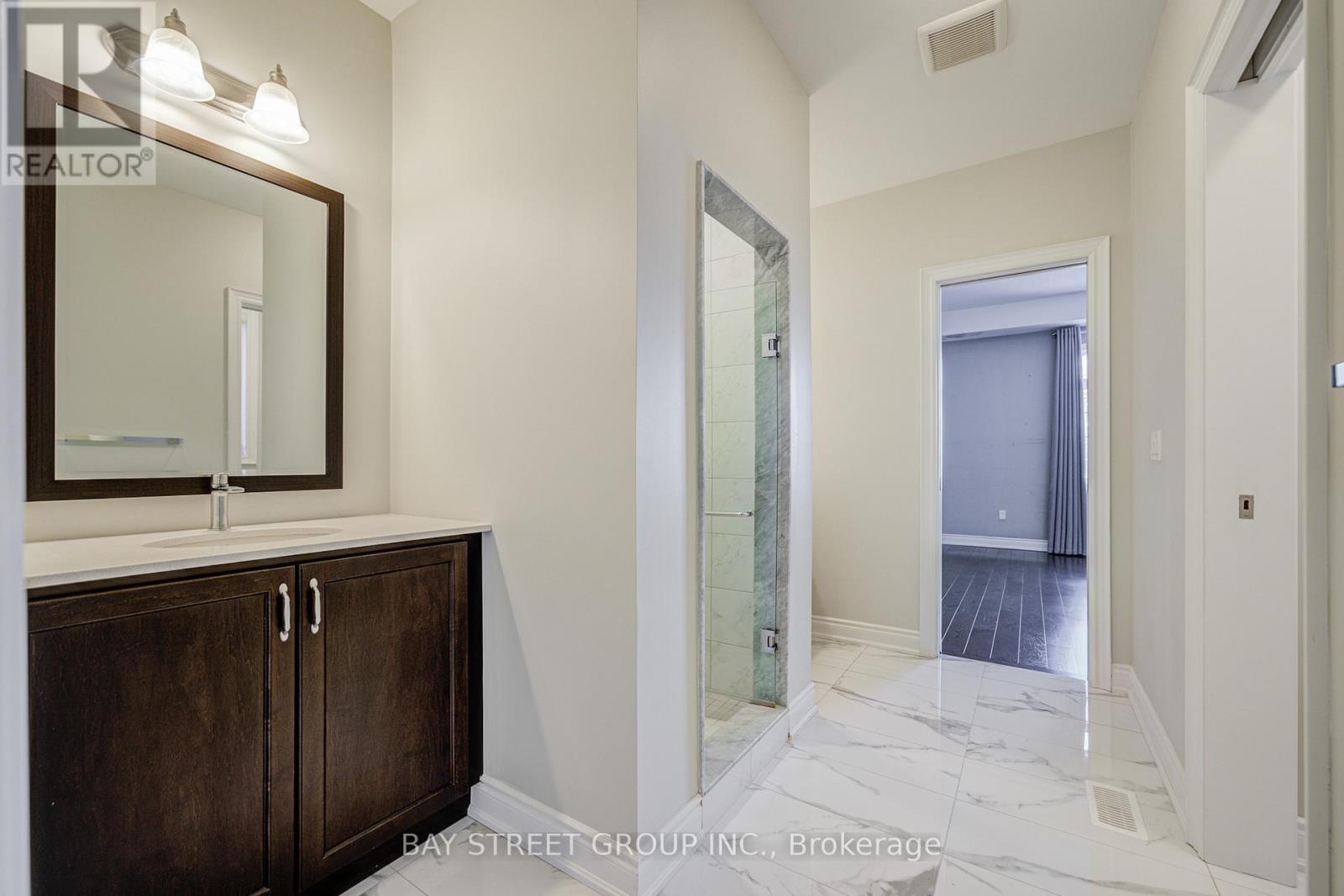 75 Douglas Road, Richmond Hill, Ontario  L4E 3H1 - Photo 33 - N12631602