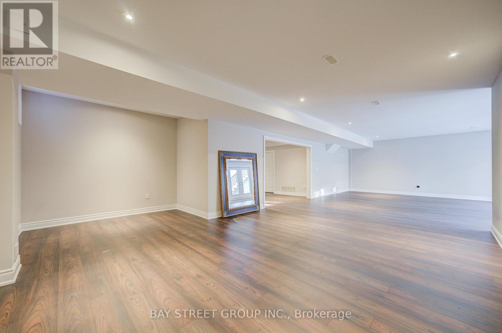 75 Douglas Road, Richmond Hill, Ontario  L4E 3H1 - Photo 45 - N12631602