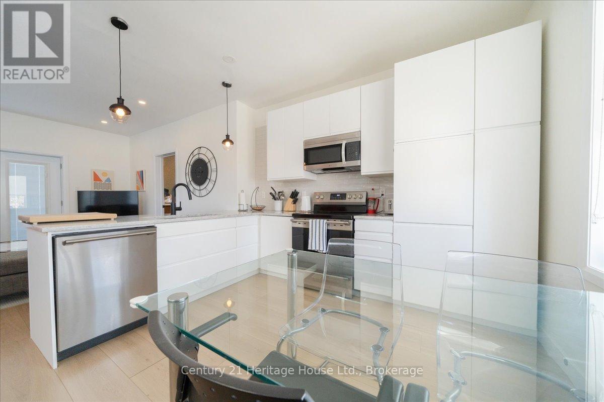 B - 180 Weber Street E, Kitchener, Ontario  N2H 1E4 - Photo 19 - X12539410