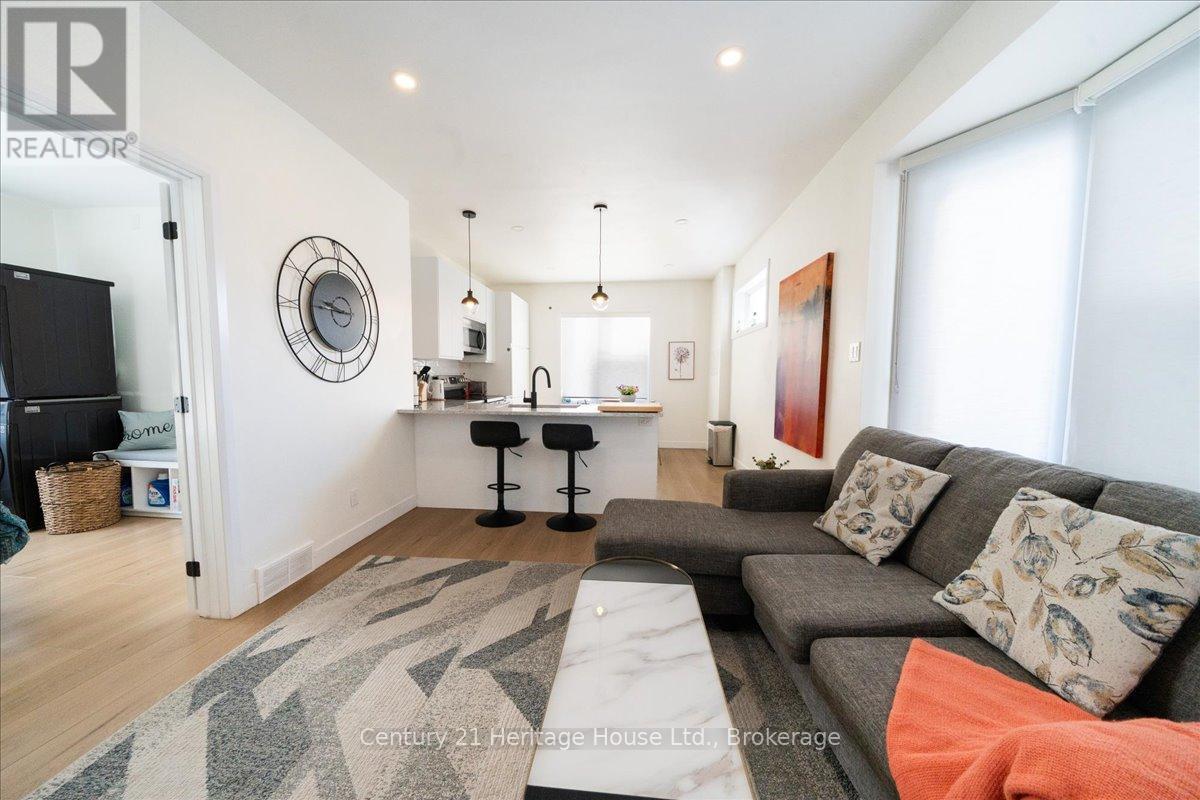 B - 180 Weber Street E, Kitchener, Ontario  N2H 1E4 - Photo 11 - X12539410