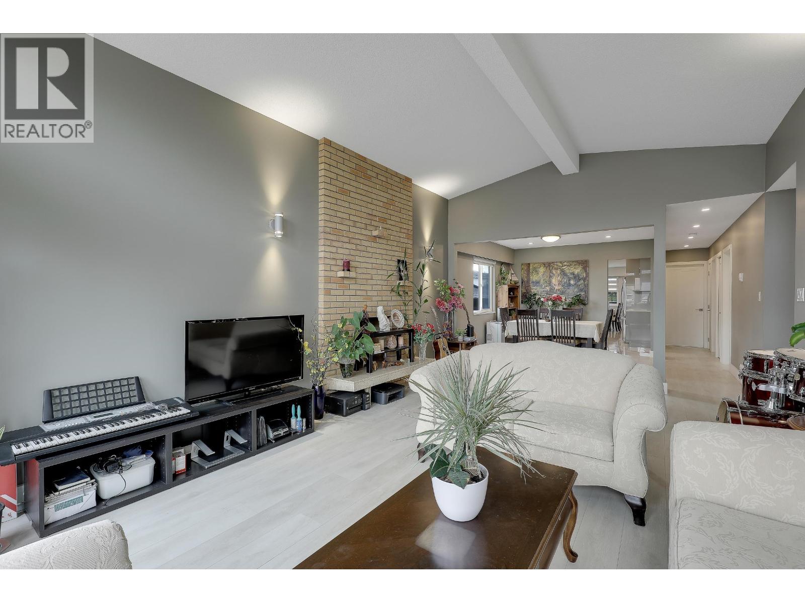 2624 Kitchener Street, Vancouver, British Columbia  V5K 3C8 - Photo 9 - R3071154