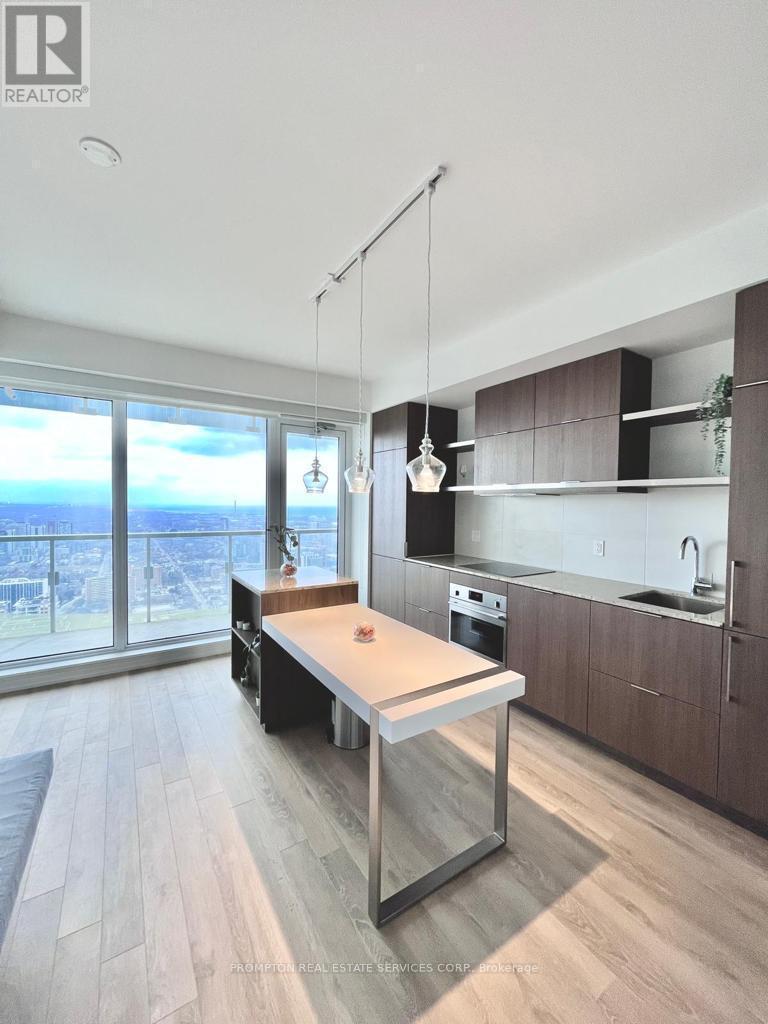 5303 - 197 Yonge Street, Toronto, Ontario  M5B 0C1 - Photo 4 - C12631610