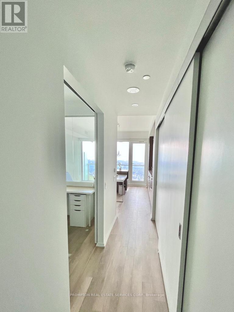 5303 - 197 Yonge Street, Toronto, Ontario  M5B 0C1 - Photo 7 - C12631610