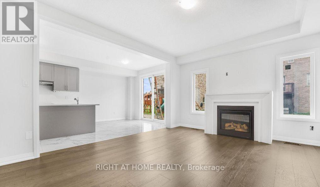 1372 Harrington Street, Innisfil, Ontario  L0L 1W0 - Photo 7 - N12631616