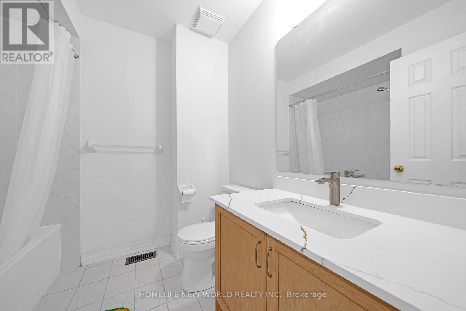 121 Christian Ritter Drive, Markham, Ontario  L6C 0V8 - Photo 10 - N12446718