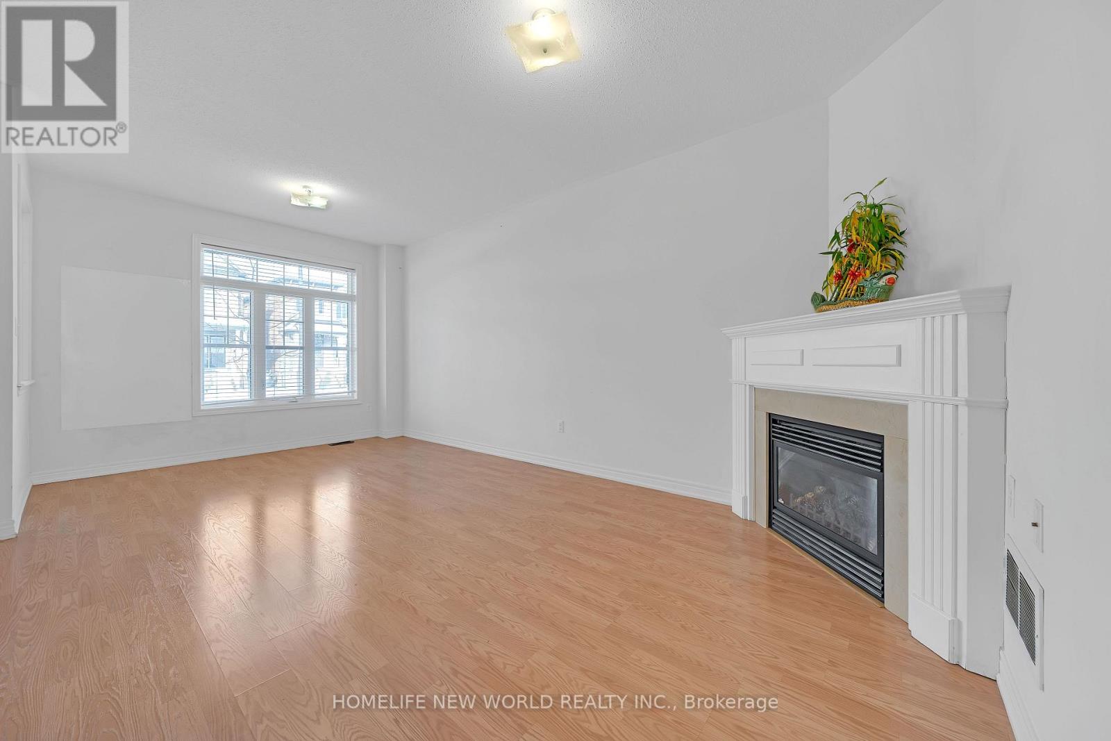 121 Christian Ritter Drive, Markham, Ontario  L6C 0V8 - Photo 3 - N12446718