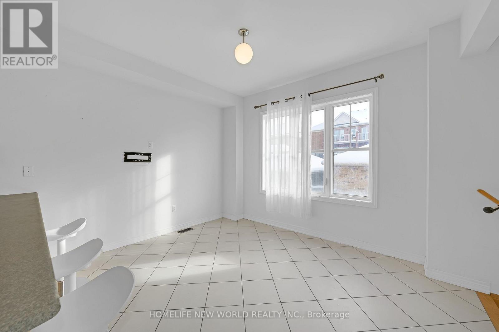 121 Christian Ritter Drive, Markham, Ontario  L6C 0V8 - Photo 6 - N12446718