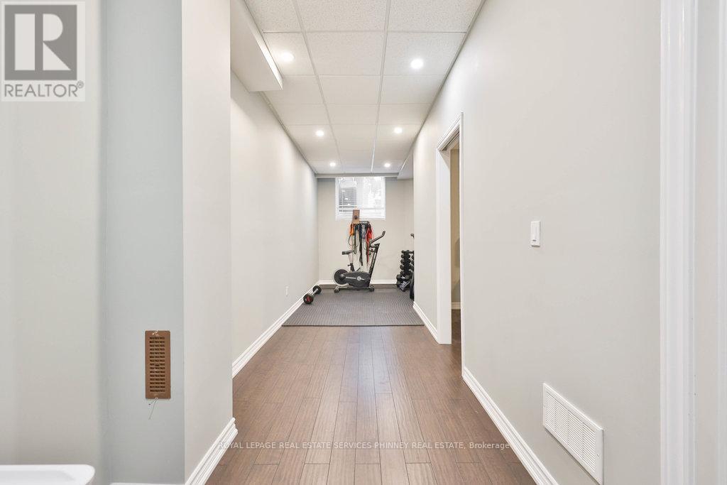 1025 Shaw Drive, Mississauga, Ontario  L5G 3Z3 - Photo 32 - W12476723