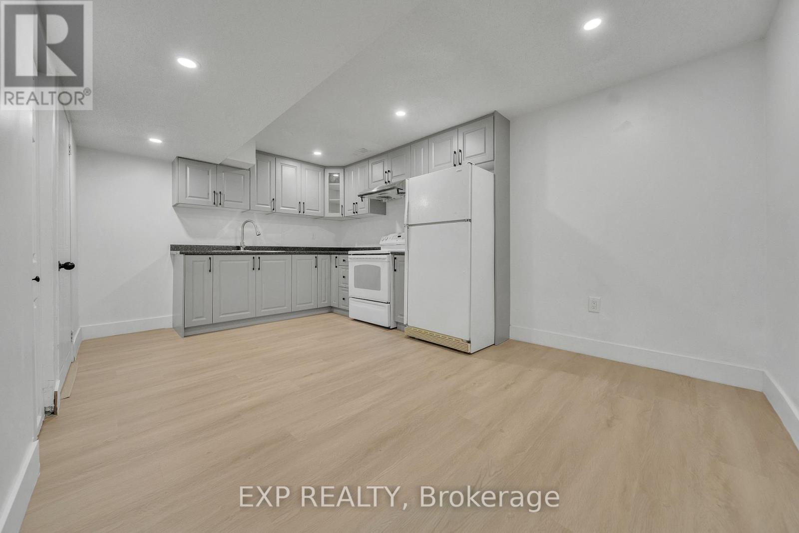 Photo 20 of 28 for 46 Bonaparte Lane