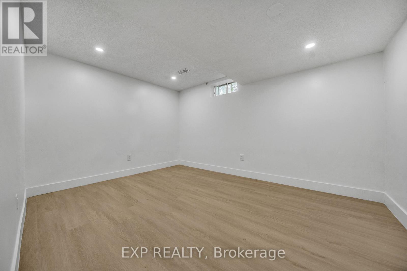 Photo 23 of 28 for 46 Bonaparte Lane