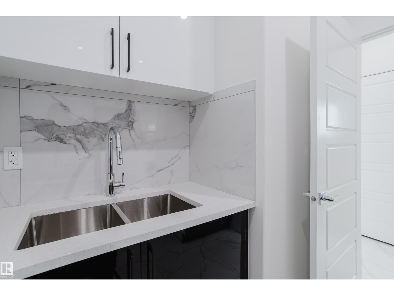 933 19 Av Nw, Edmonton, Alberta  T6T 2X4 - Photo 11 - E4468093