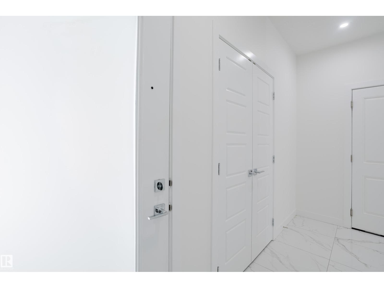 933 19 Av Nw, Edmonton, Alberta  T6T 2X4 - Photo 4 - E4468093