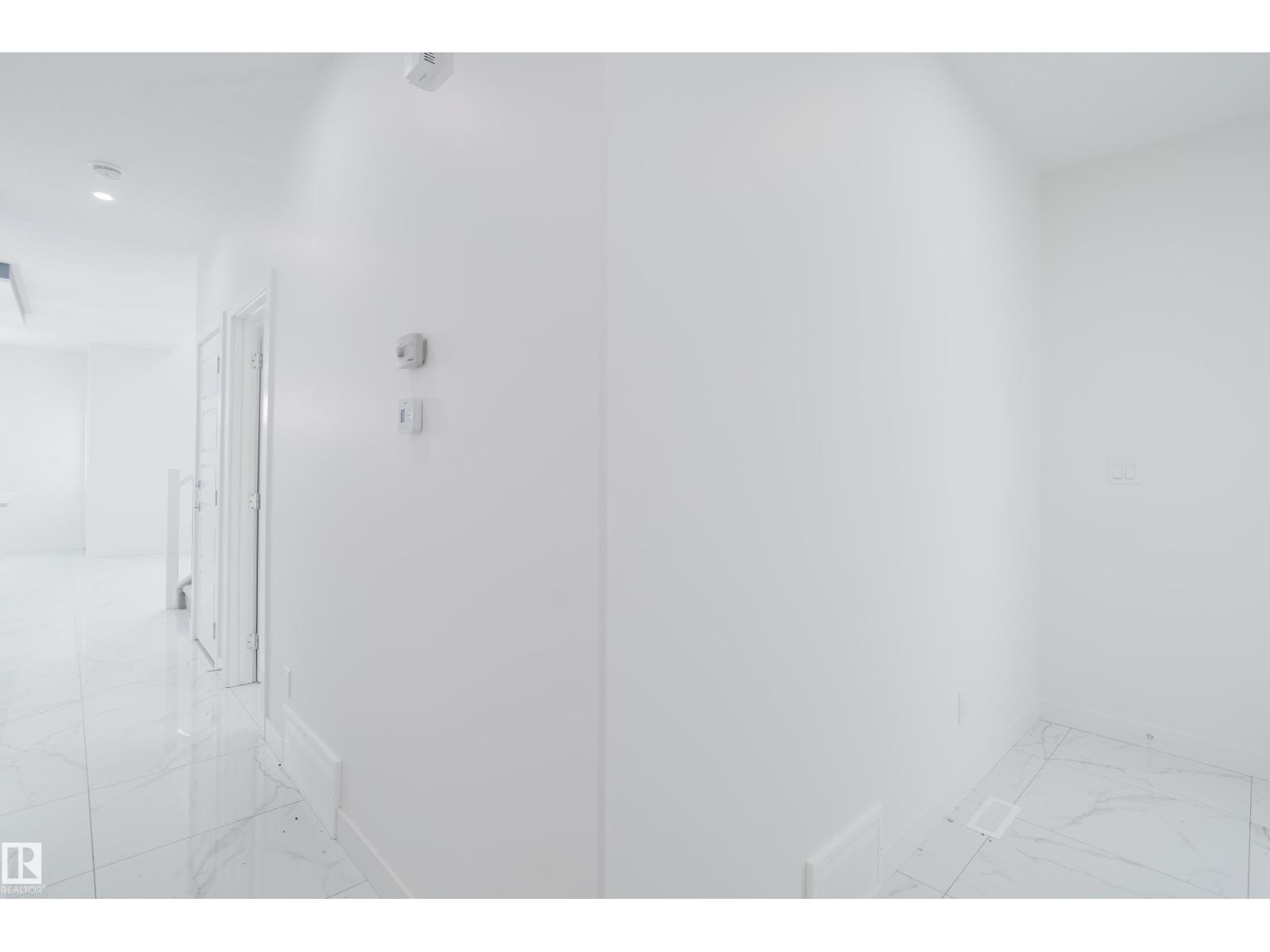 933 19 Av Nw, Edmonton, Alberta  T6T 2X4 - Photo 5 - E4468093