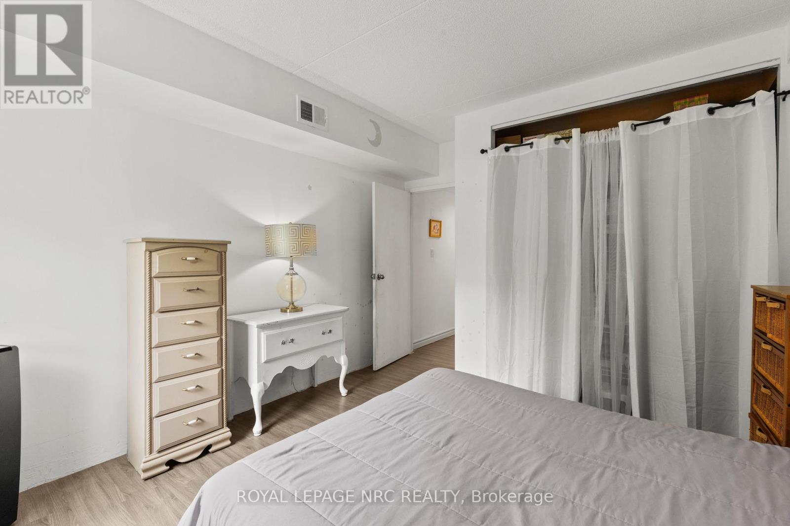 203 - 4872 Valley Way, Niagara Falls (Cherrywood), Ontario  L2E 1W3 - Photo 15 - X12631654