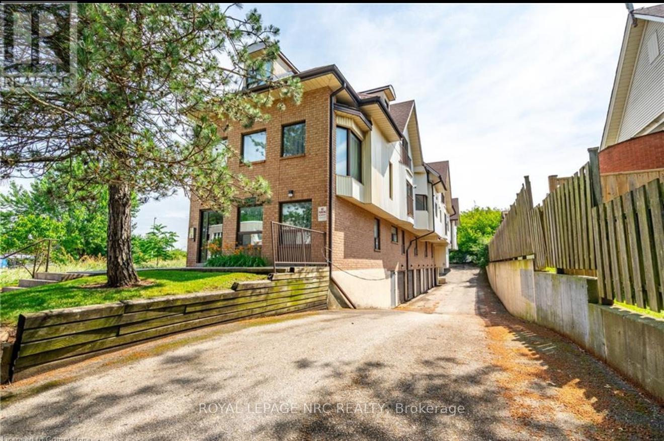 203 - 4872 Valley Way, Niagara Falls (Cherrywood), Ontario  L2E 1W3 - Photo 23 - X12631654