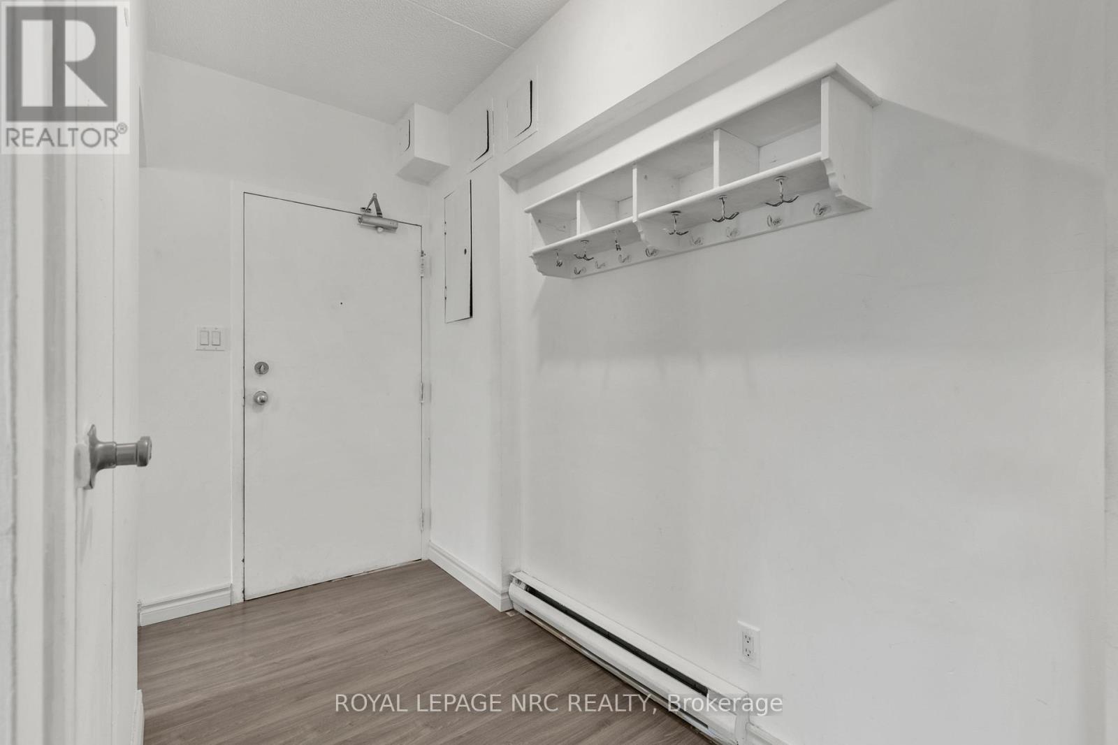 203 - 4872 Valley Way, Niagara Falls (Cherrywood), Ontario  L2E 1W3 - Photo 3 - X12631654