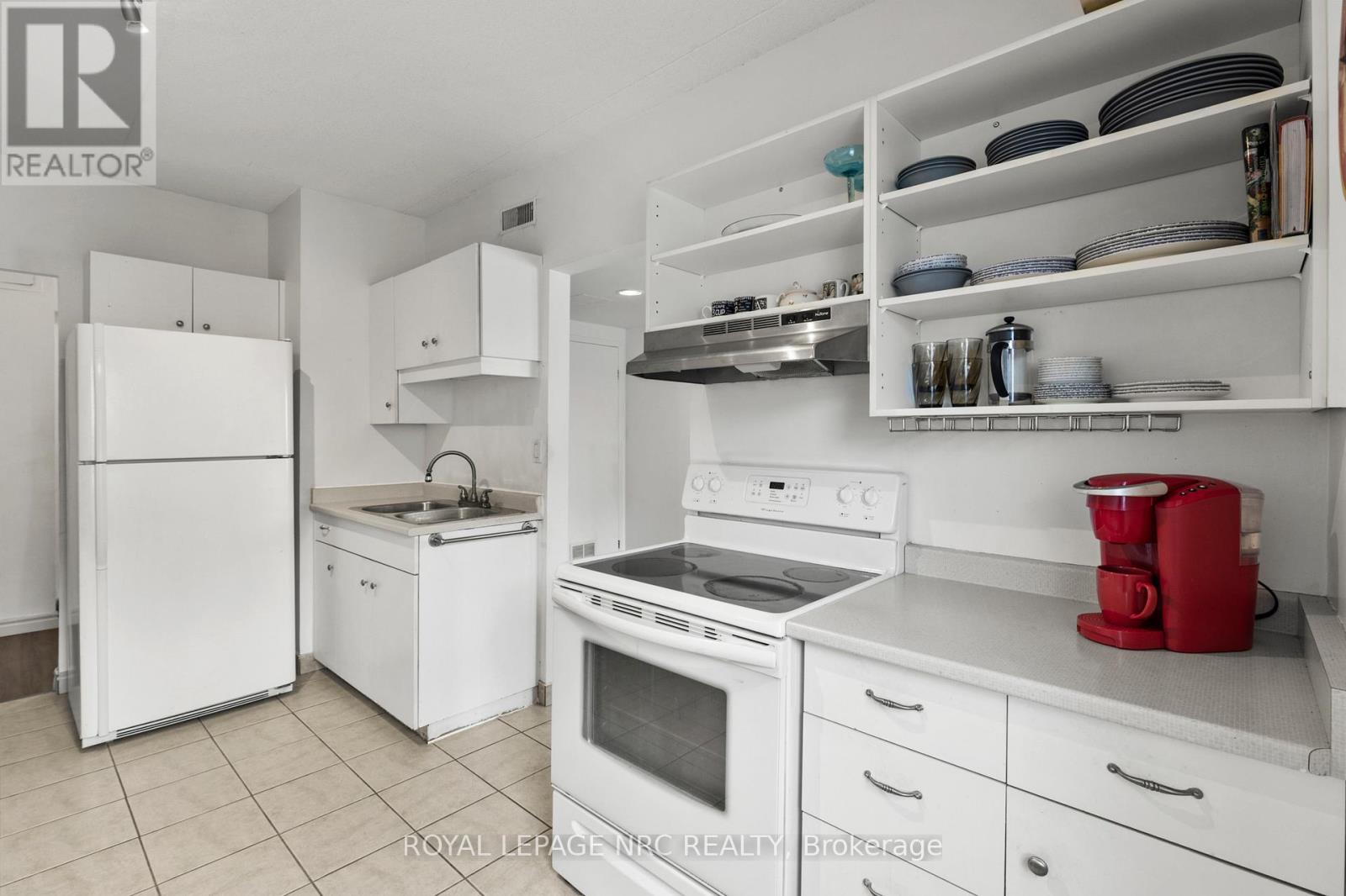 203 - 4872 Valley Way, Niagara Falls (Cherrywood), Ontario  L2E 1W3 - Photo 5 - X12631654