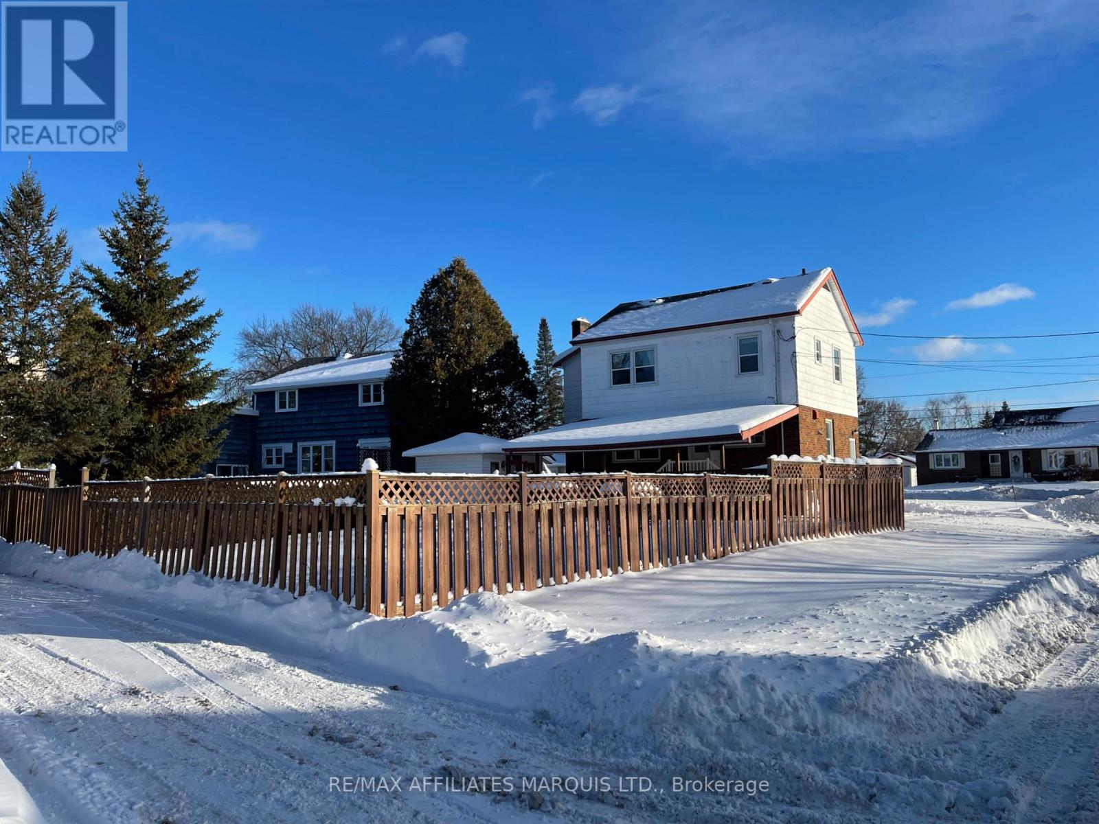 601 Fourth Street E, Cornwall, Ontario  K6H 2K1 - Photo 2 - X12422146