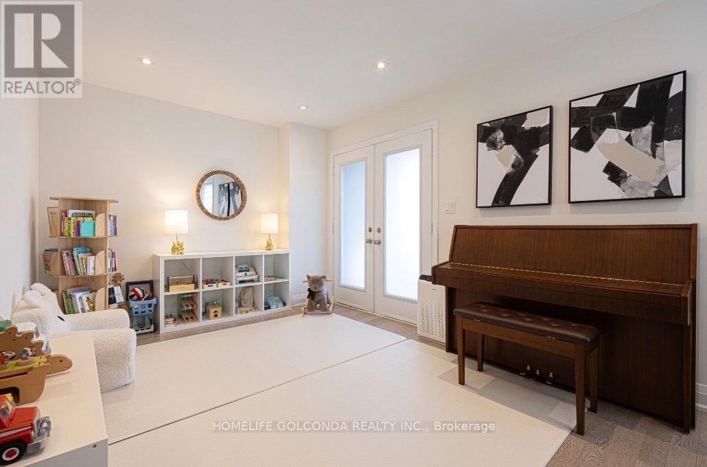 206 Moneypenny Place, Vaughan (Beverley Glen), Ontario  L4J 0K9 - Photo 2 - N12631622